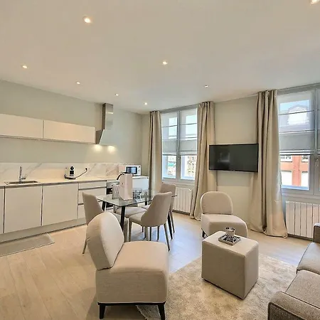 Le Laurius Apartman *